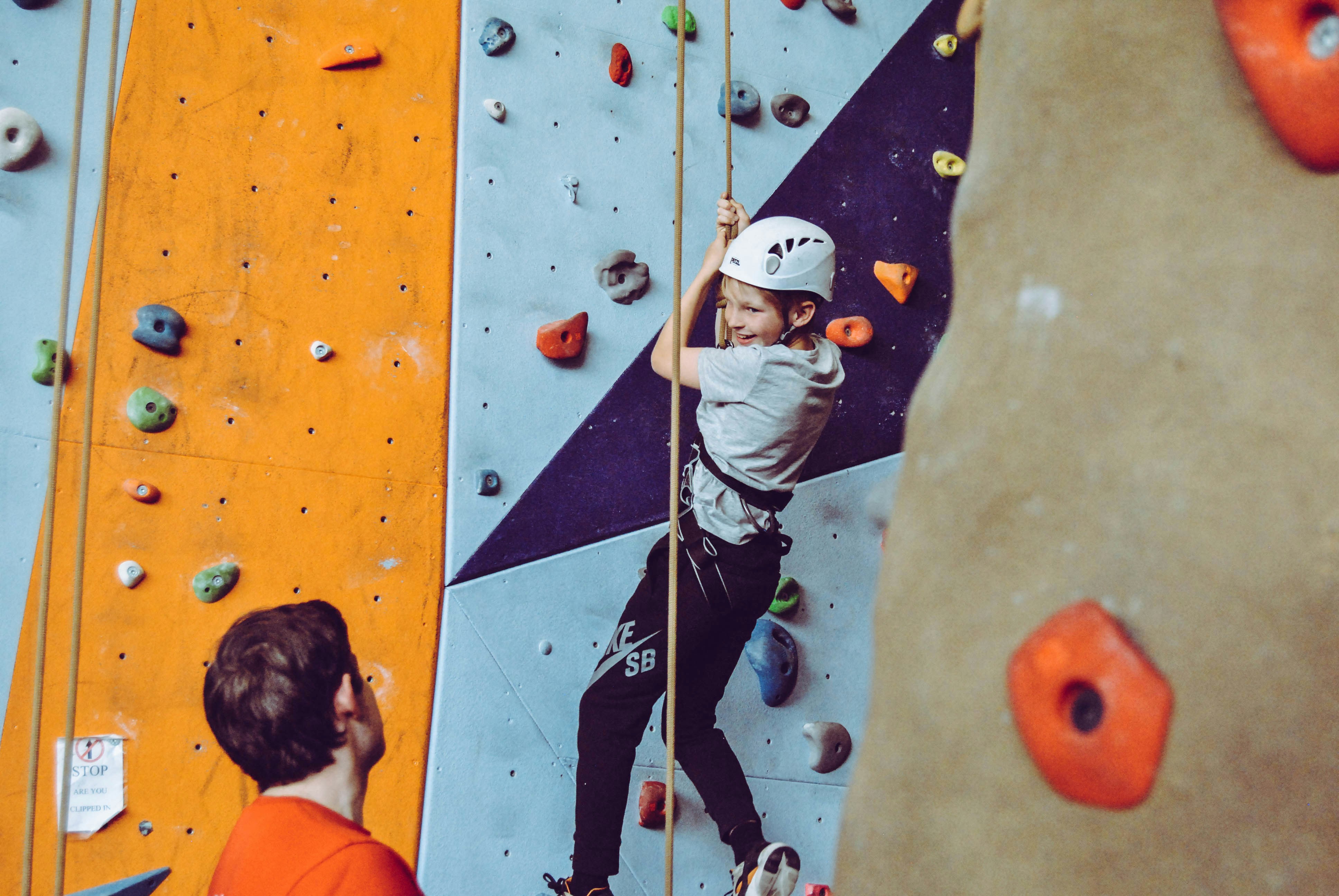 Équipe KidzoFit avec les enfants